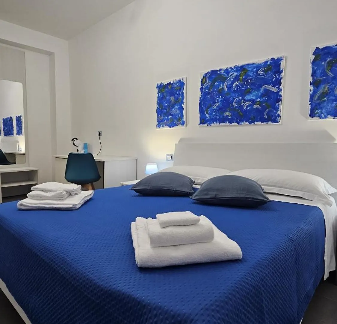 41 Parallelo - Comfort Rooms Bari 0*,  Italia