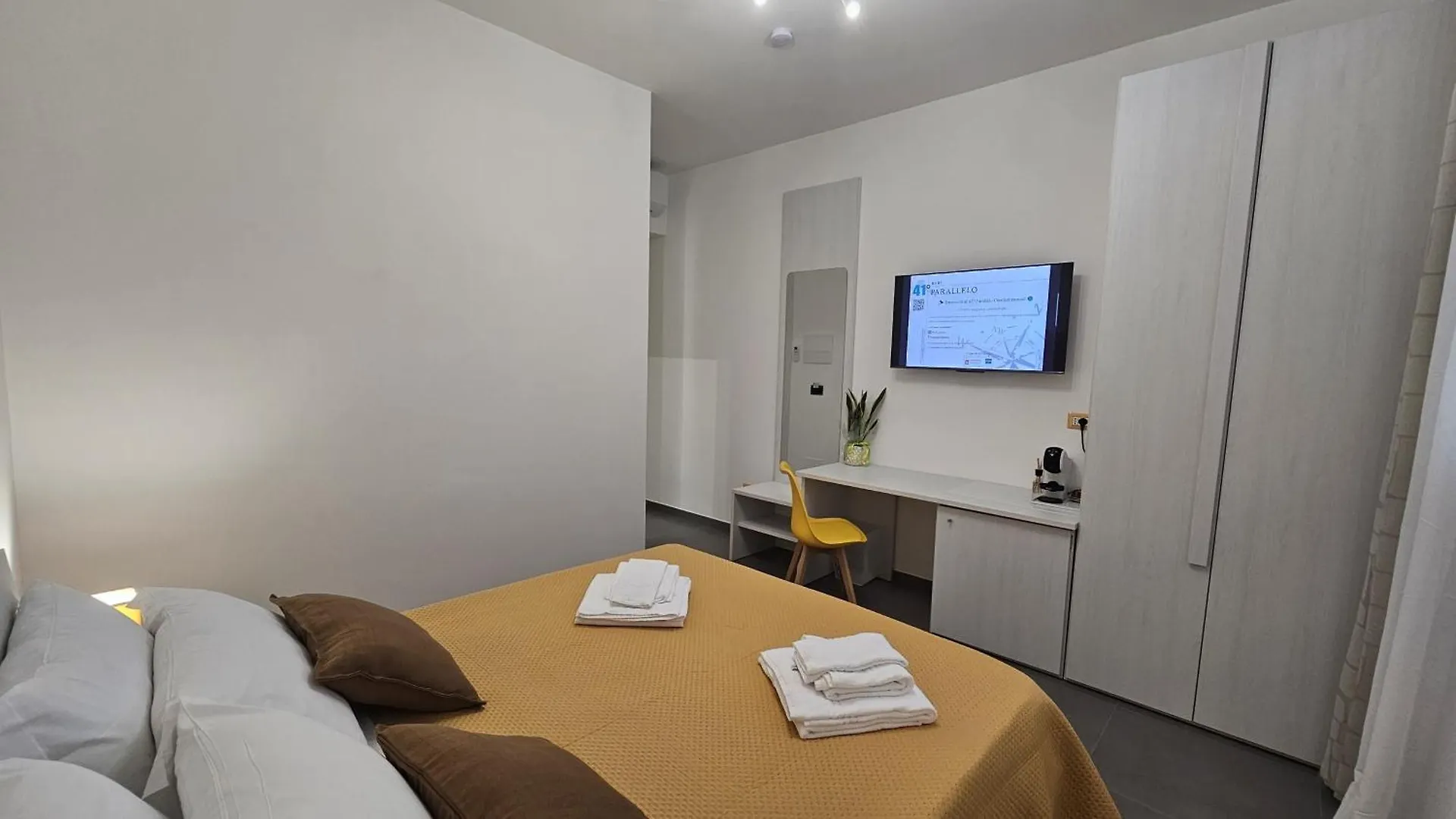 41 Parallelo - Comfort Rooms 바리 0*,